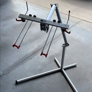 Height adjustable 360º rotating laptop stand